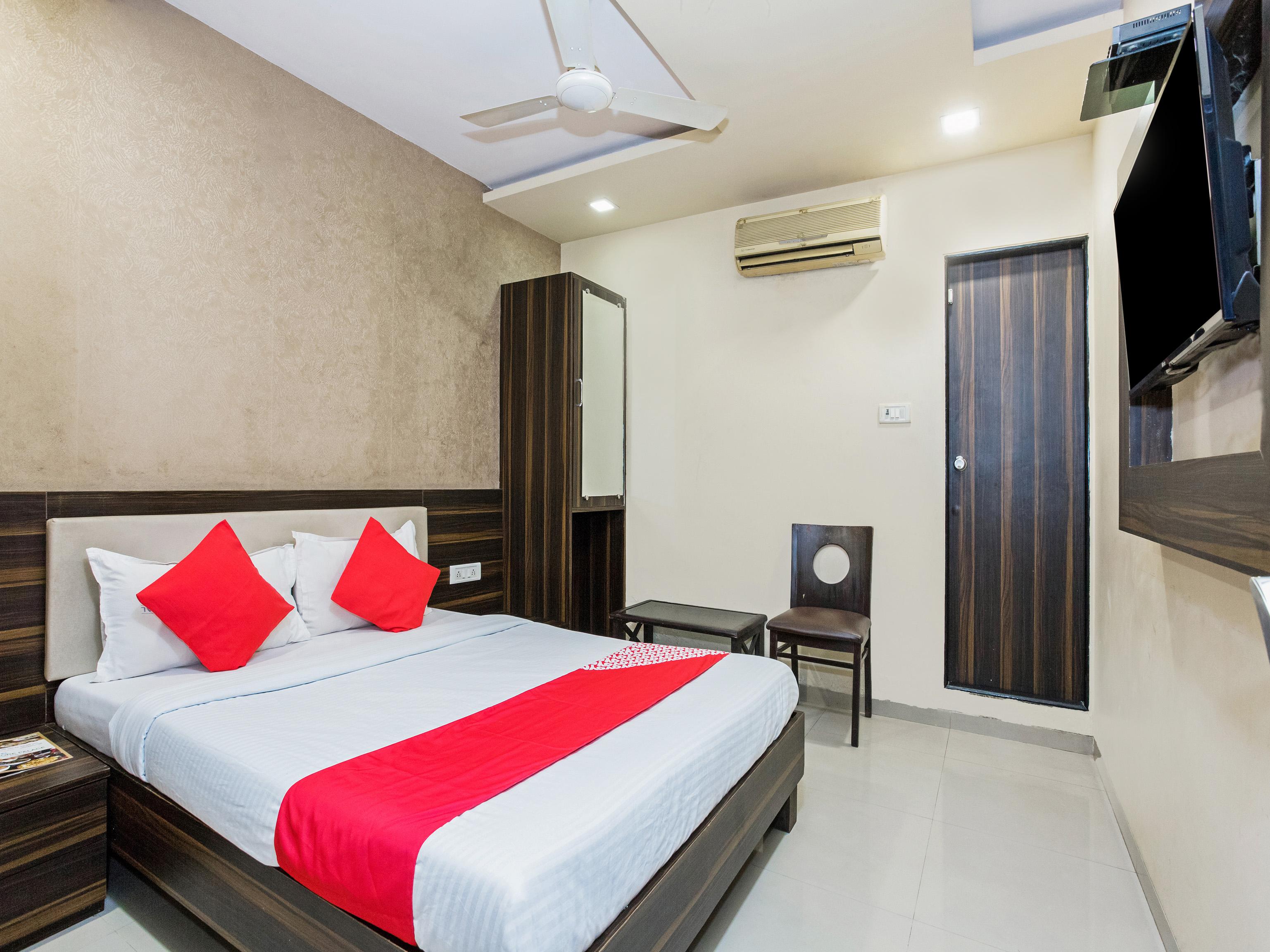 Hotel Adore Palace Mumbai Exterior photo