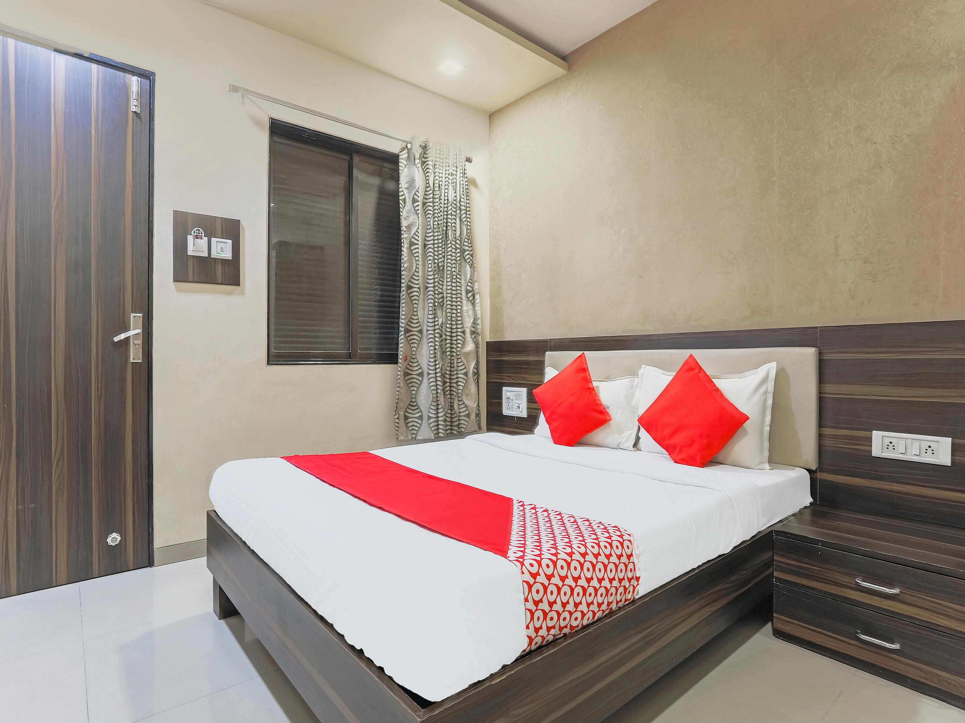 Hotel Adore Palace Mumbai Exterior photo