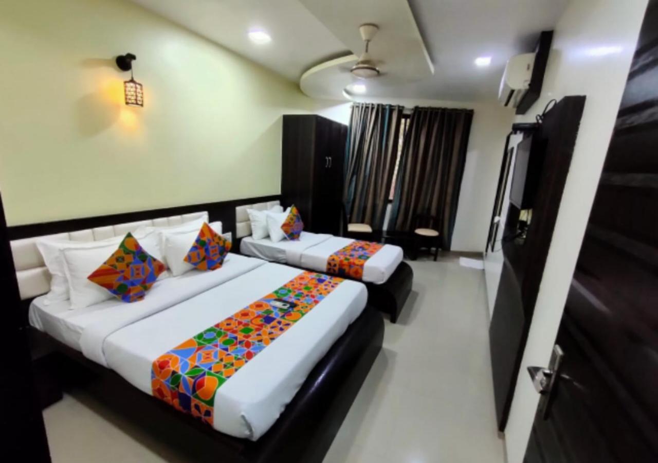 Hotel Adore Palace Mumbai Exterior photo